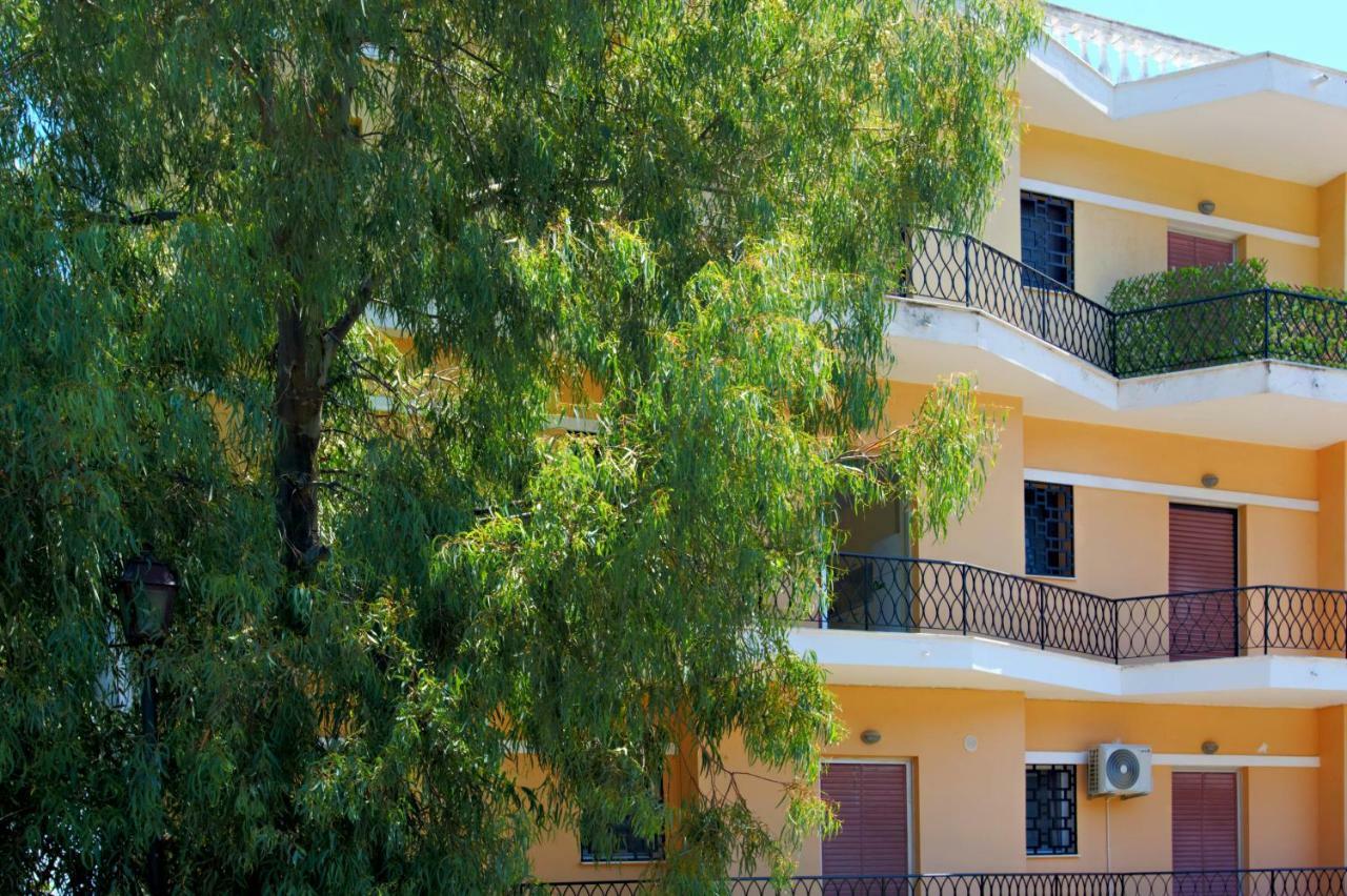 T8 Apartment On The Beach Benitses  Exterior photo